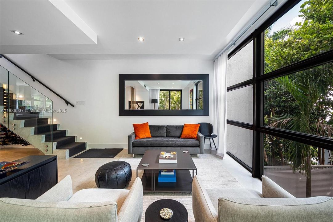 En Venta: $1,895,000 (4 camas, 3 baños, 2163 Pies cuadrados)