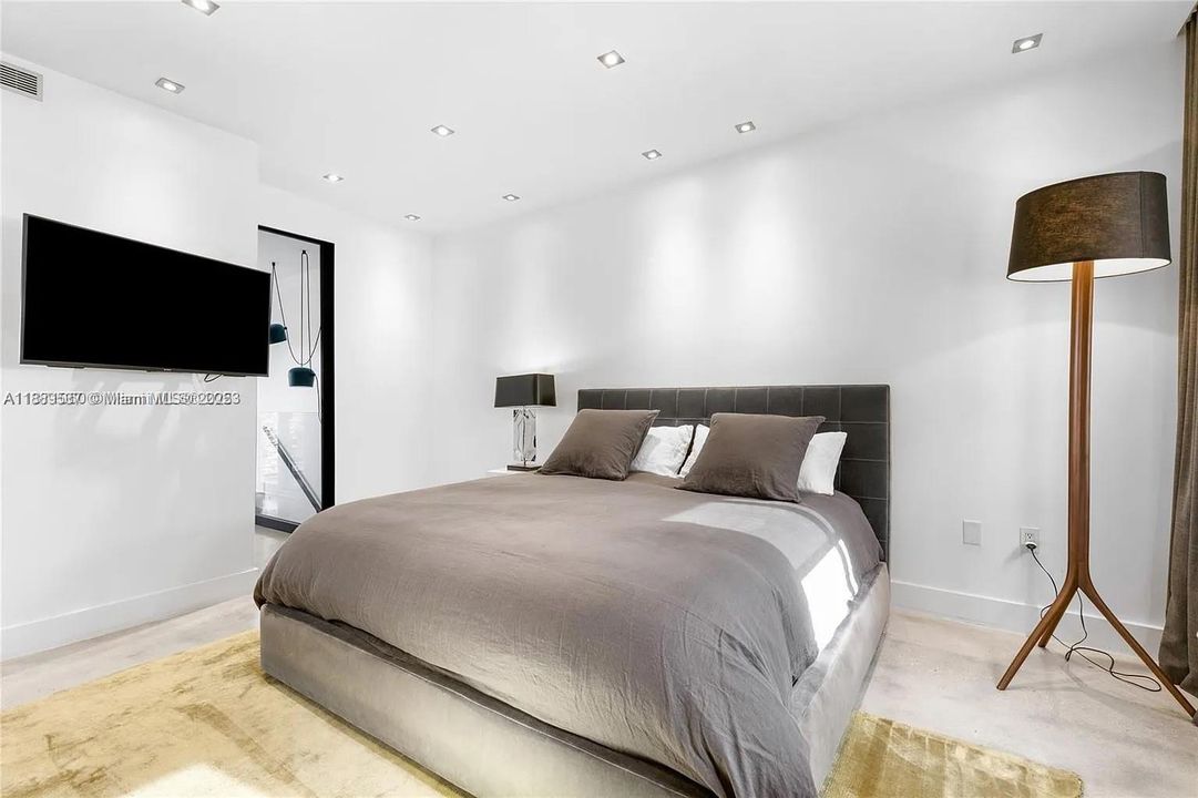 En Venta: $1,895,000 (4 camas, 3 baños, 2163 Pies cuadrados)