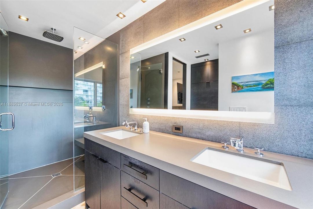 En Venta: $1,895,000 (4 camas, 3 baños, 2163 Pies cuadrados)