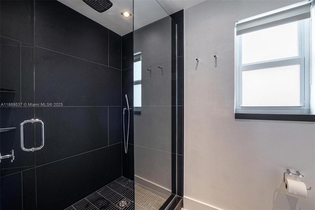 En Venta: $1,895,000 (4 camas, 3 baños, 2163 Pies cuadrados)