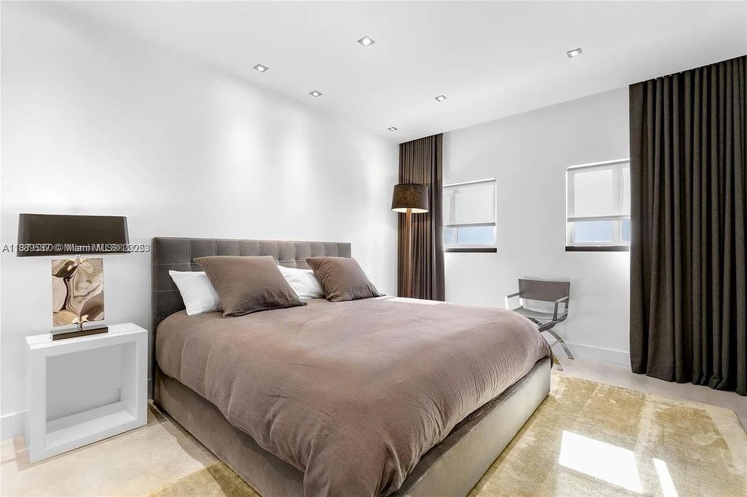 En Venta: $1,895,000 (4 camas, 3 baños, 2163 Pies cuadrados)