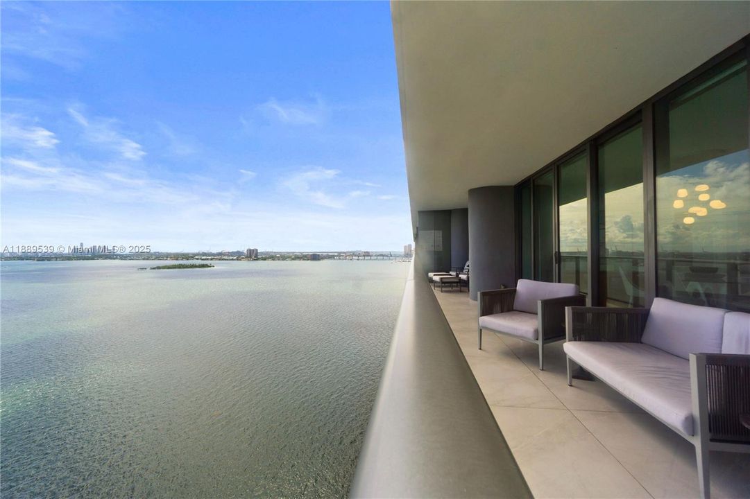 Active With Contract: $11,000 (3 beds, 3 baths, 1634 Square Feet)