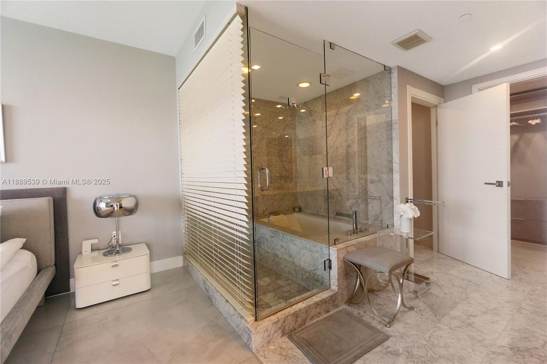 Active With Contract: $11,000 (3 beds, 3 baths, 1634 Square Feet)