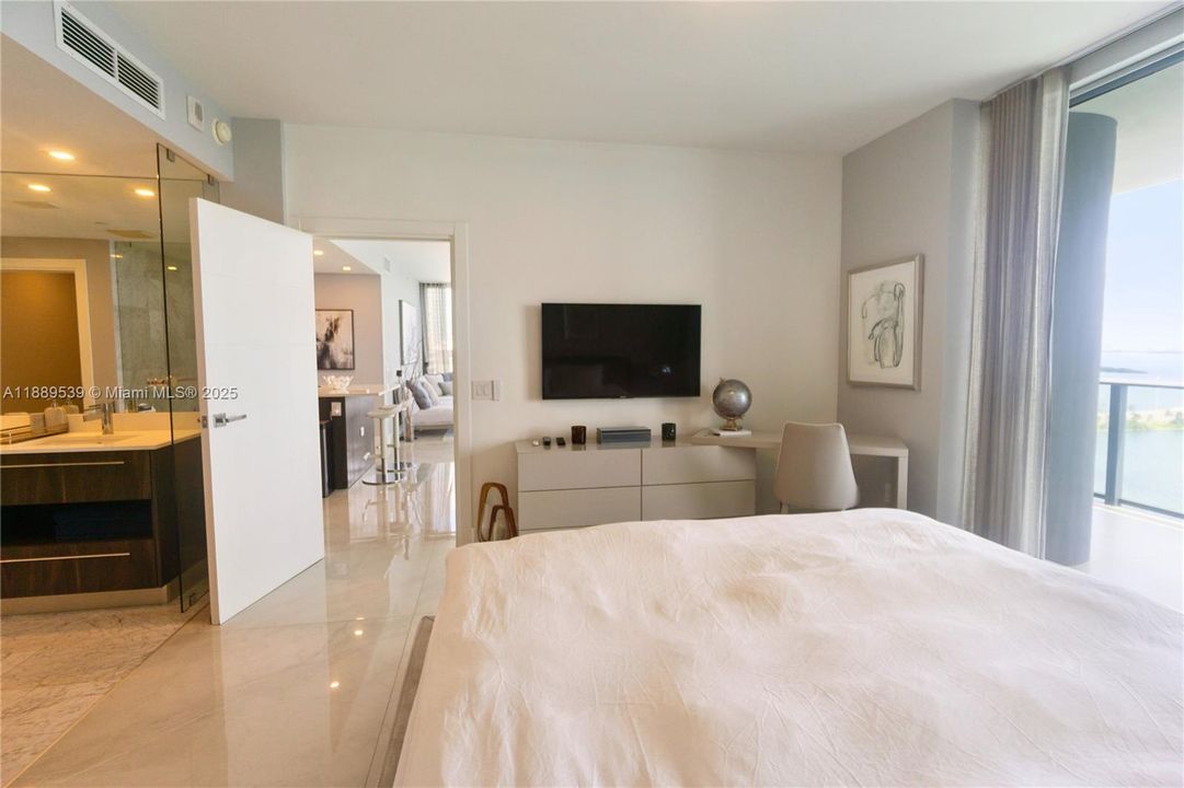 Active With Contract: $11,000 (3 beds, 3 baths, 1634 Square Feet)