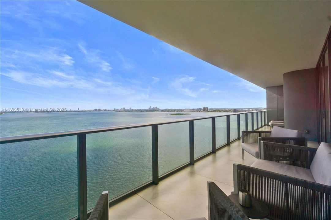 Active With Contract: $11,000 (3 beds, 3 baths, 1634 Square Feet)