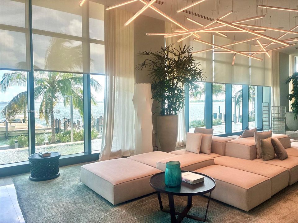 Active With Contract: $11,000 (3 beds, 3 baths, 1634 Square Feet)