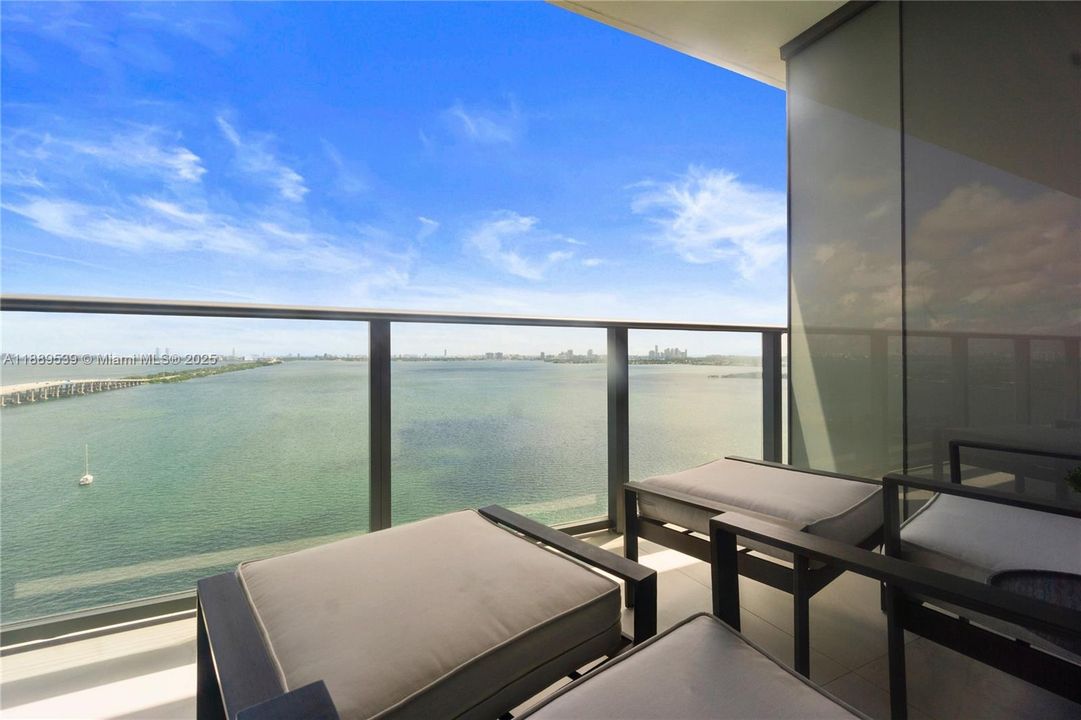 Active With Contract: $11,000 (3 beds, 3 baths, 1634 Square Feet)