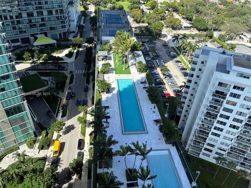 Active With Contract: $11,000 (3 beds, 3 baths, 1634 Square Feet)