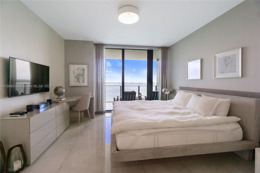 Active With Contract: $11,000 (3 beds, 3 baths, 1634 Square Feet)