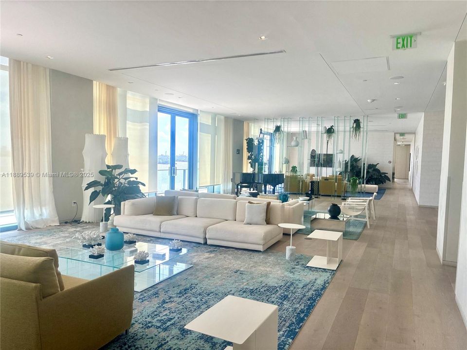 Active With Contract: $11,000 (3 beds, 3 baths, 1634 Square Feet)