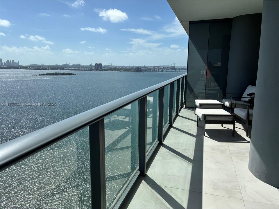 Active With Contract: $11,000 (3 beds, 3 baths, 1634 Square Feet)