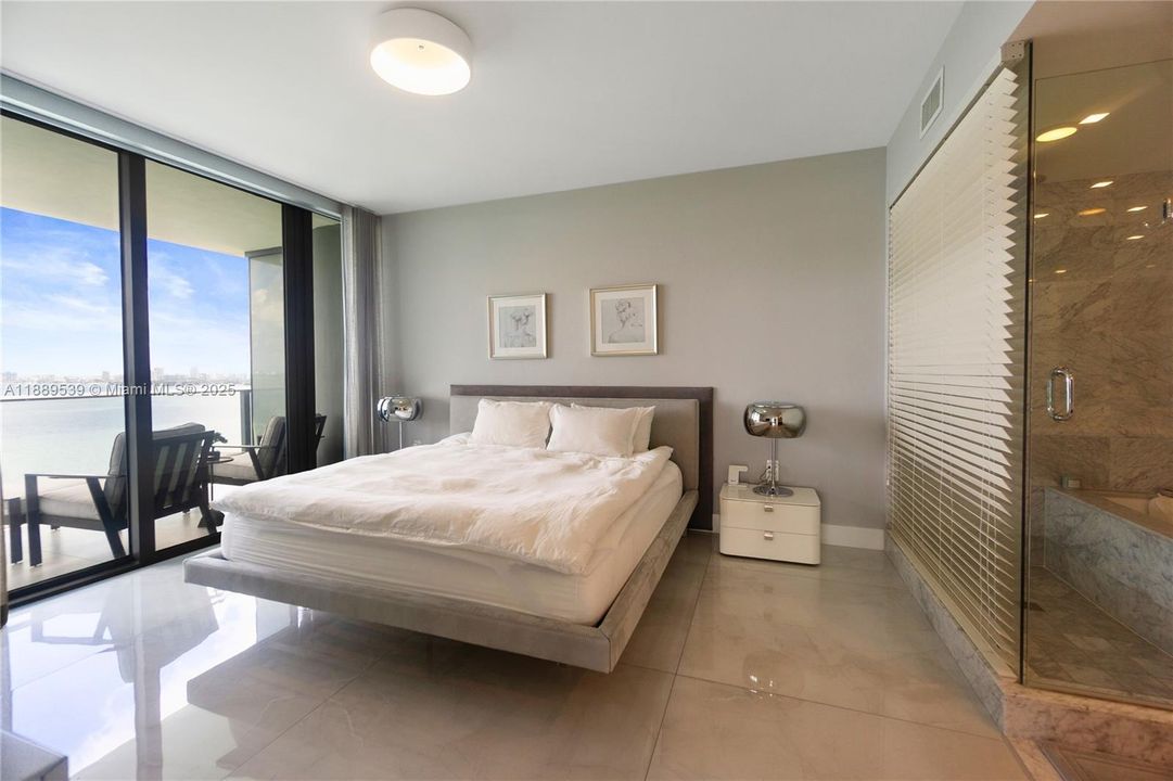 Active With Contract: $11,000 (3 beds, 3 baths, 1634 Square Feet)