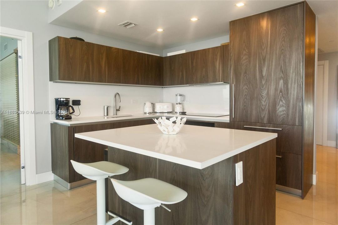 Active With Contract: $11,000 (3 beds, 3 baths, 1634 Square Feet)