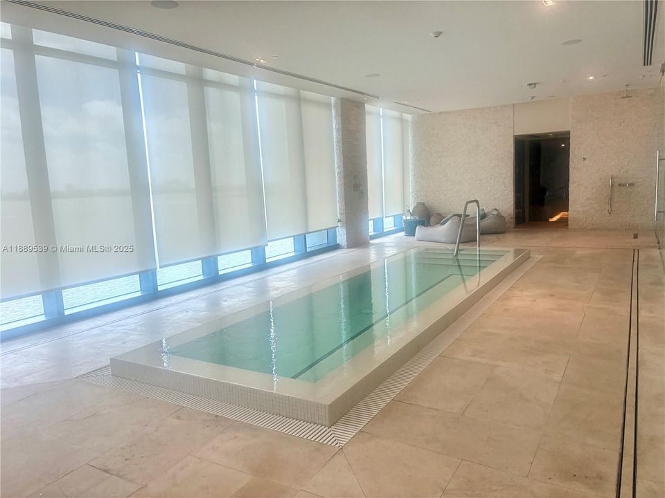 Active With Contract: $11,000 (3 beds, 3 baths, 1634 Square Feet)