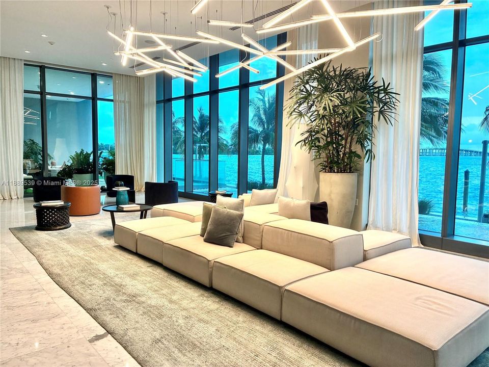 Active With Contract: $11,000 (3 beds, 3 baths, 1634 Square Feet)