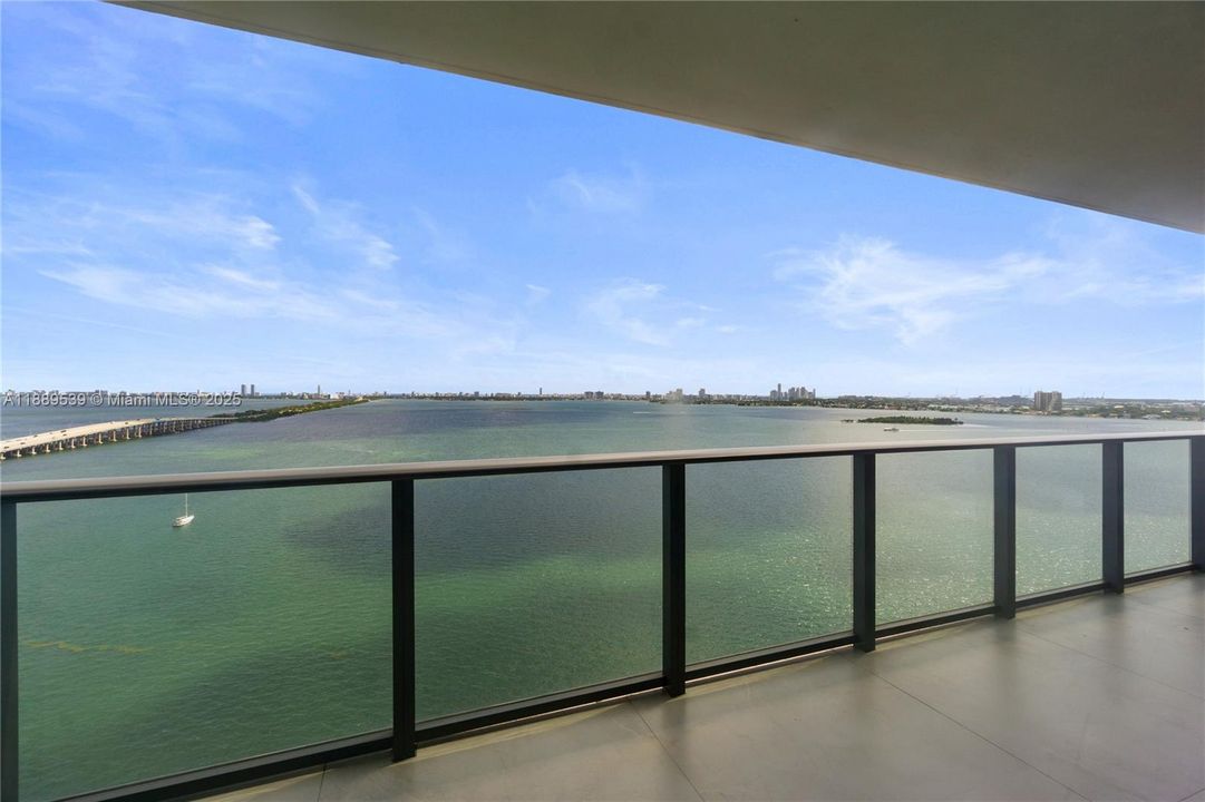 Active With Contract: $11,000 (3 beds, 3 baths, 1634 Square Feet)