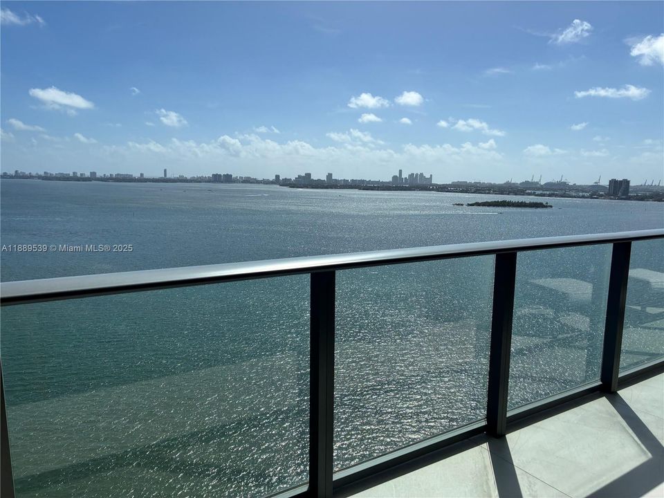 Active With Contract: $11,000 (3 beds, 3 baths, 1634 Square Feet)