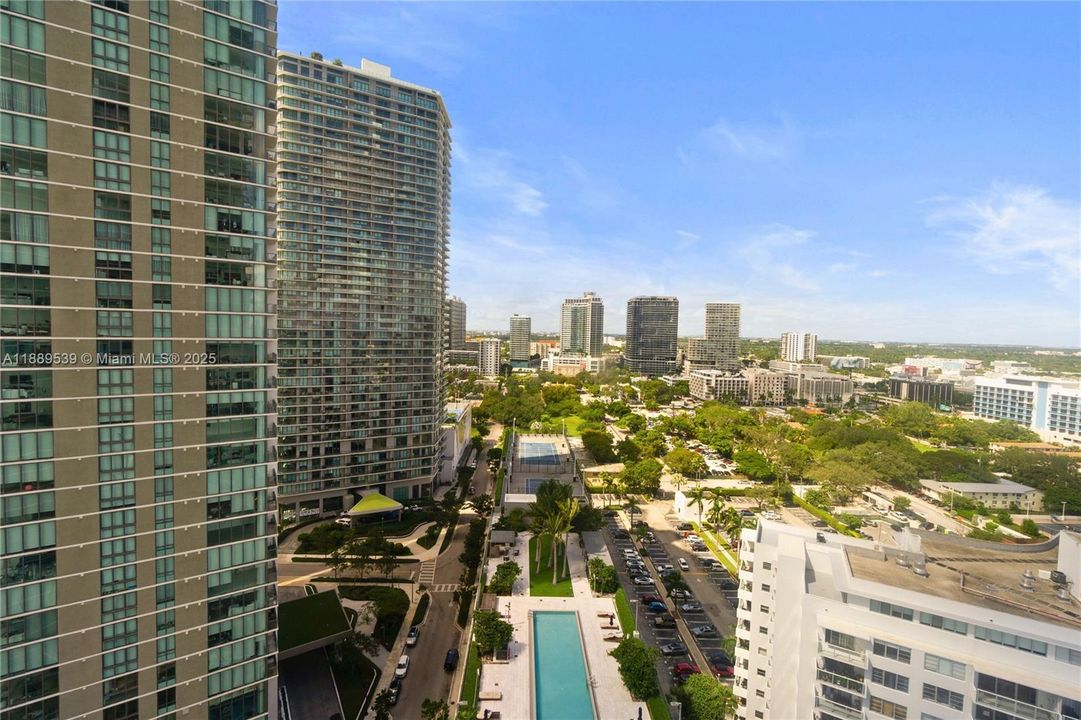 Active With Contract: $11,000 (3 beds, 3 baths, 1634 Square Feet)