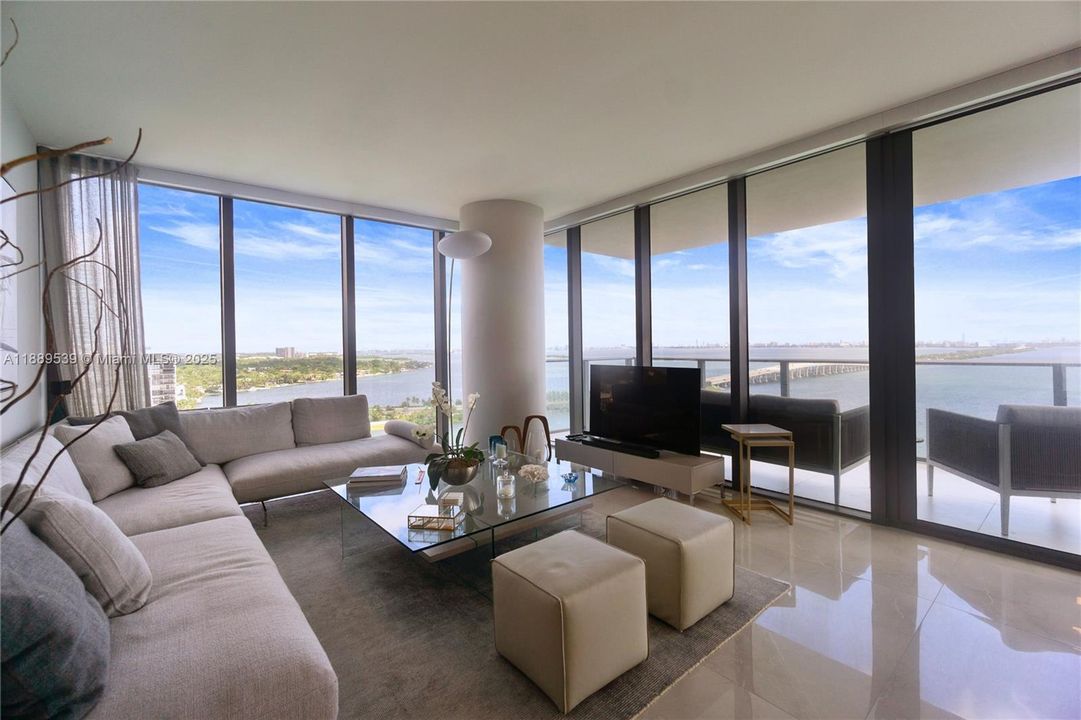 Active With Contract: $11,000 (3 beds, 3 baths, 1634 Square Feet)