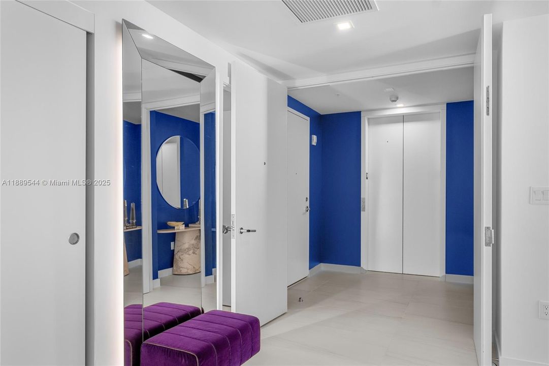 Private Foyer