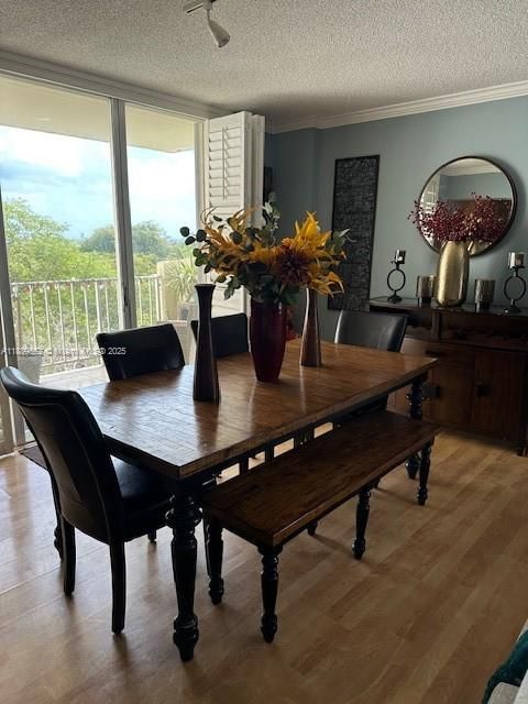 For Sale: $290,000 (2 beds, 2 baths, 1551 Square Feet)