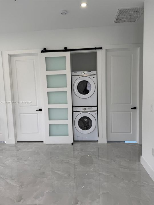 На продажу: $289,000 (3 спален, 2 ванн, 0 Квадратных фут)