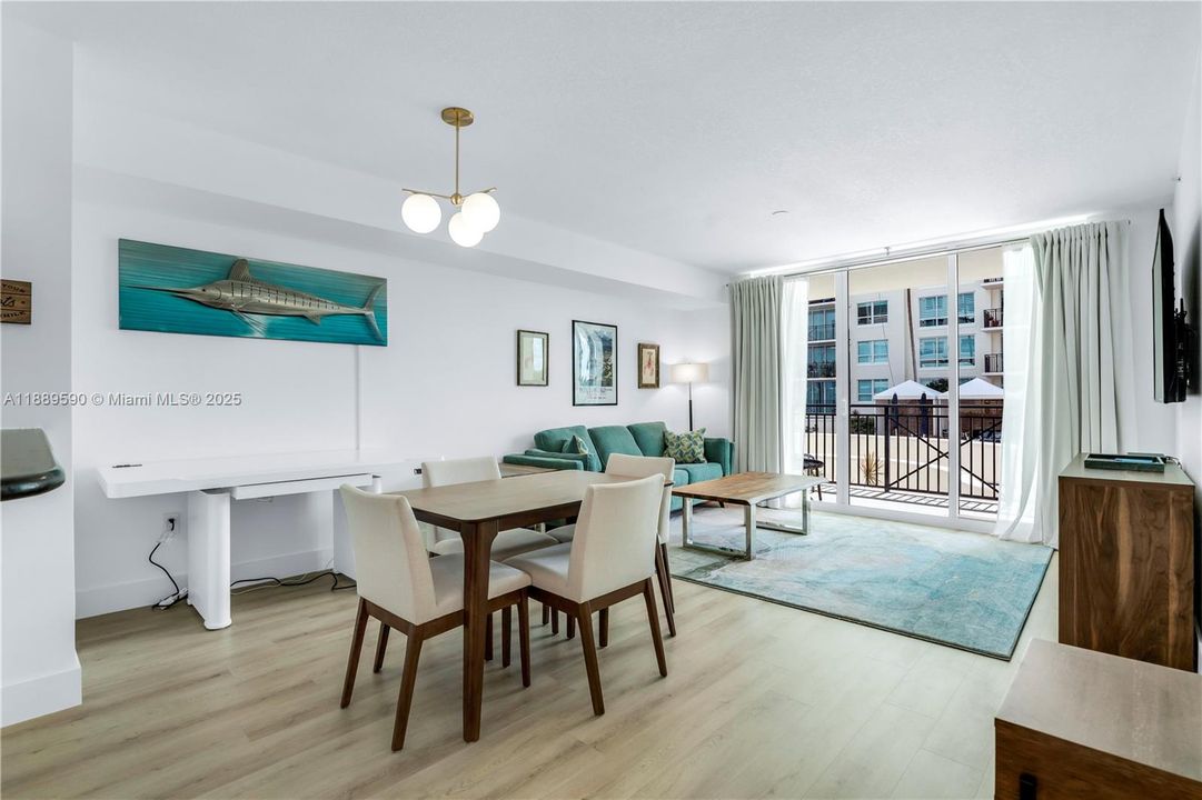 Недавно продано: $375,000 (1 спален, 1 ванн, 823 Квадратных фут)