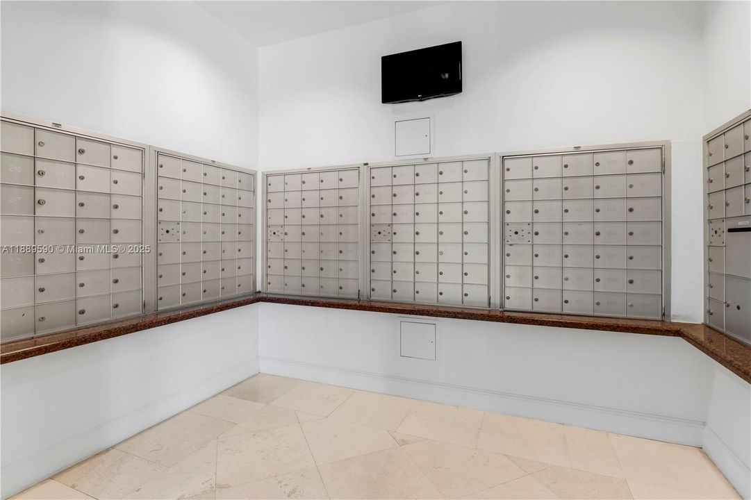 Недавно продано: $375,000 (1 спален, 1 ванн, 823 Квадратных фут)