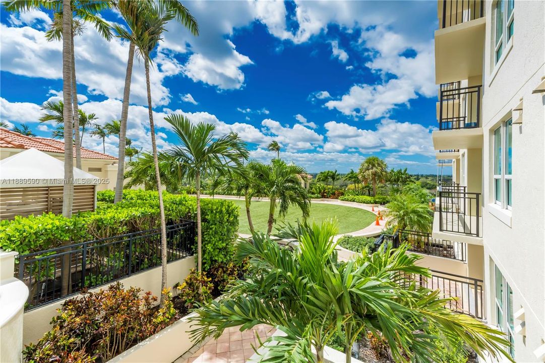 Недавно продано: $375,000 (1 спален, 1 ванн, 823 Квадратных фут)