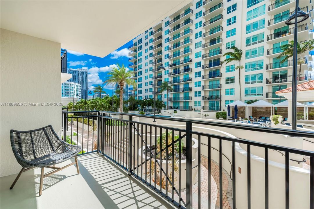 Недавно продано: $375,000 (1 спален, 1 ванн, 823 Квадратных фут)