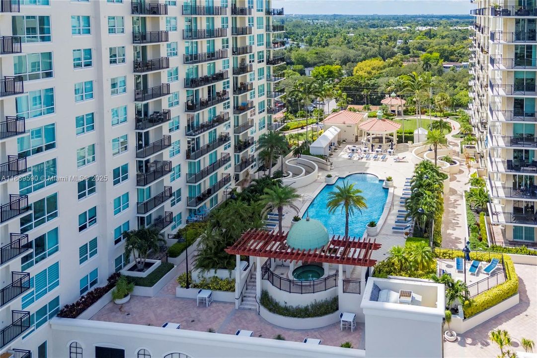 Недавно продано: $375,000 (1 спален, 1 ванн, 823 Квадратных фут)