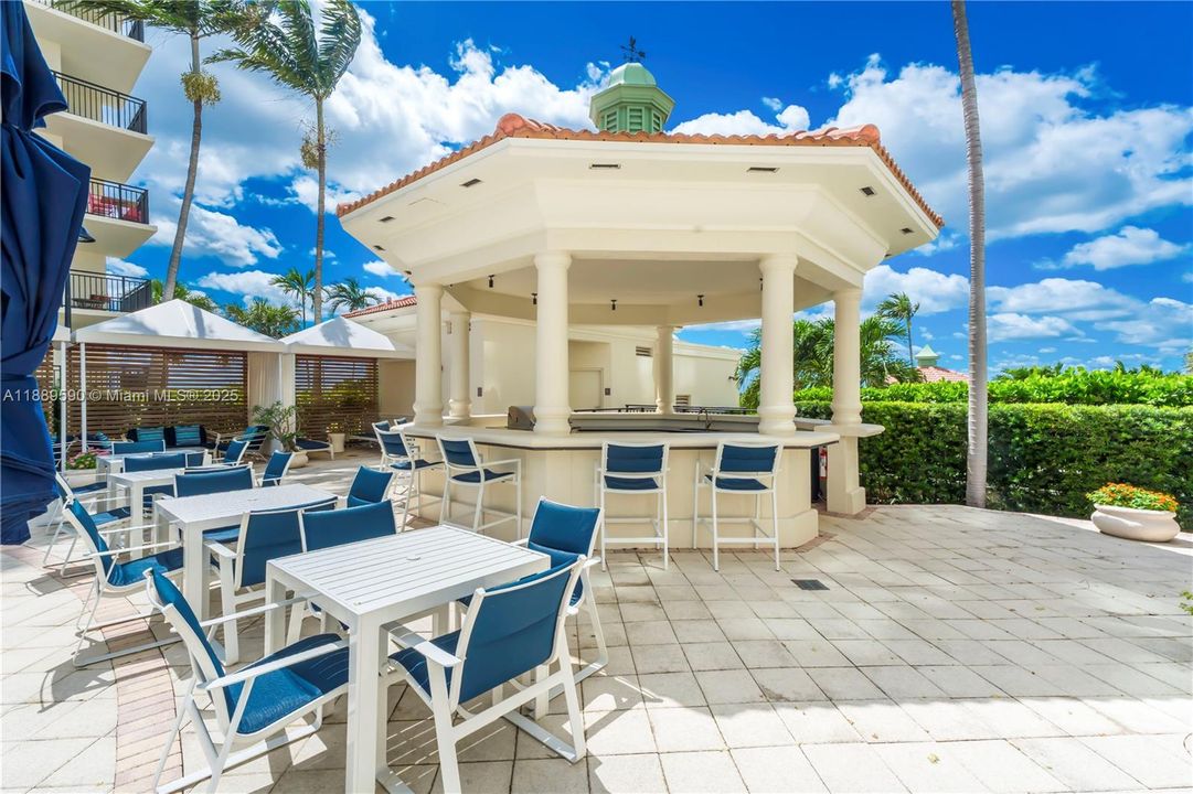 Недавно продано: $375,000 (1 спален, 1 ванн, 823 Квадратных фут)