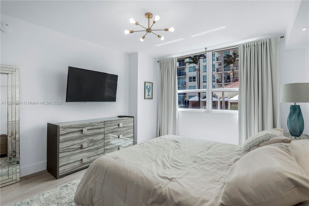 Недавно продано: $375,000 (1 спален, 1 ванн, 823 Квадратных фут)