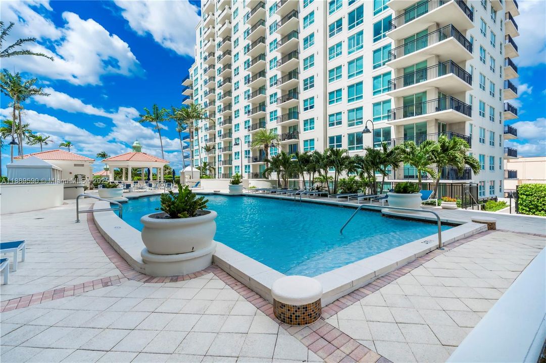 Недавно продано: $375,000 (1 спален, 1 ванн, 823 Квадратных фут)