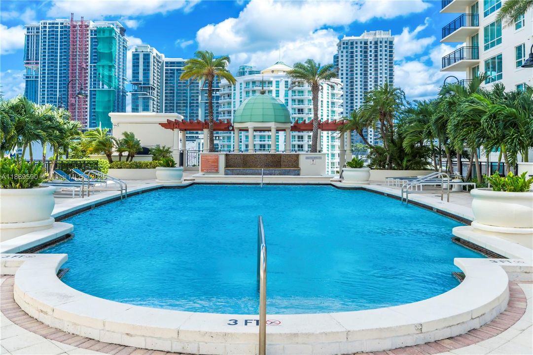 Недавно продано: $375,000 (1 спален, 1 ванн, 823 Квадратных фут)