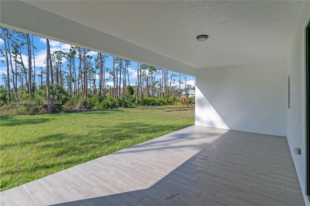 En Venta: $349,000 (4 camas, 2 baños, 1800 Pies cuadrados)