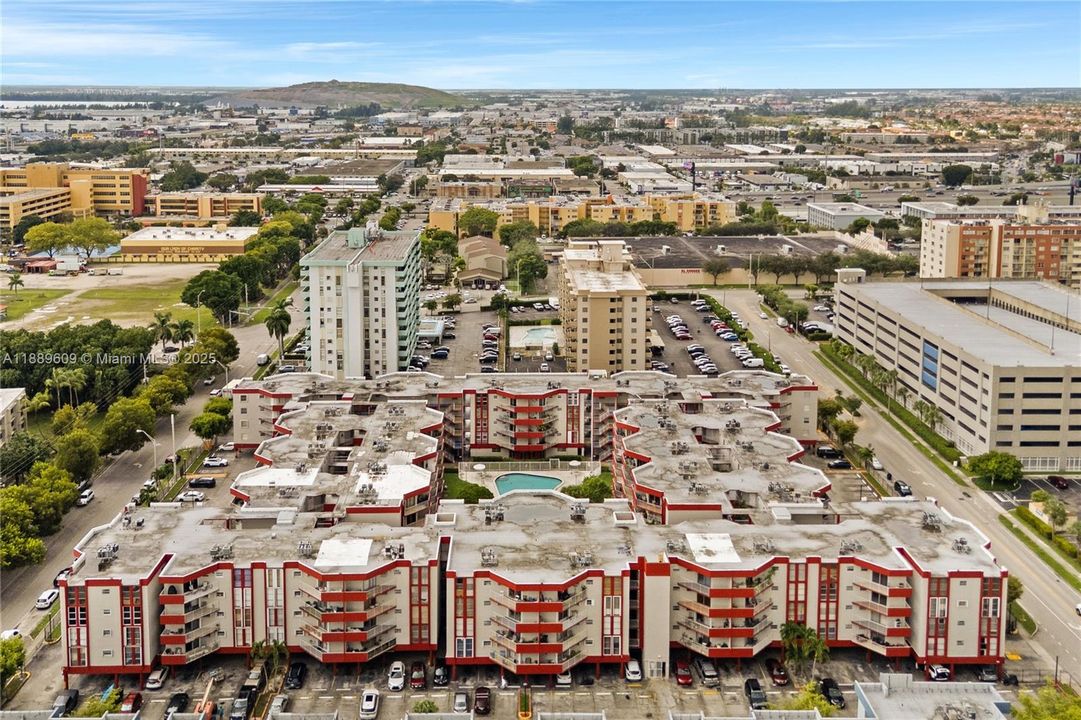 На продажу: $279,000 (3 спален, 2 ванн, 1323 Квадратных фут)