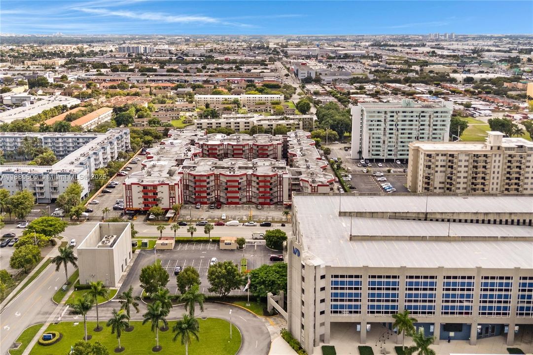 На продажу: $279,000 (3 спален, 2 ванн, 1323 Квадратных фут)