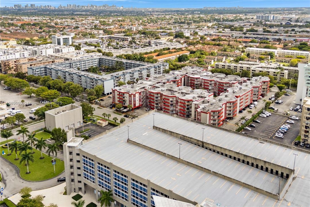 На продажу: $279,000 (3 спален, 2 ванн, 1323 Квадратных фут)