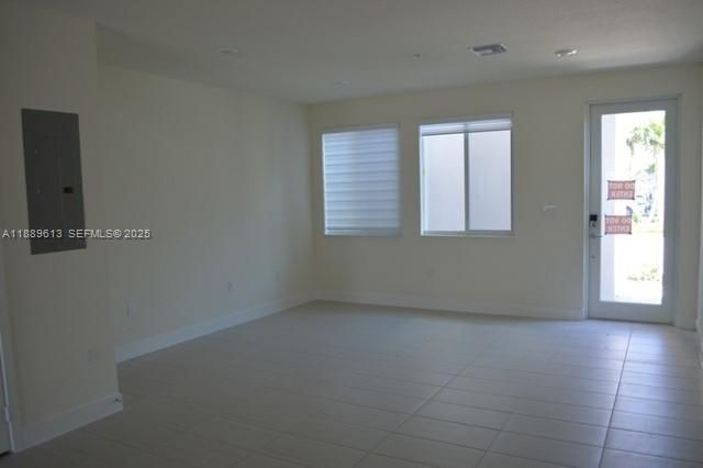 For Rent: $3,300 (3 beds, 2 baths, 1480 Square Feet)