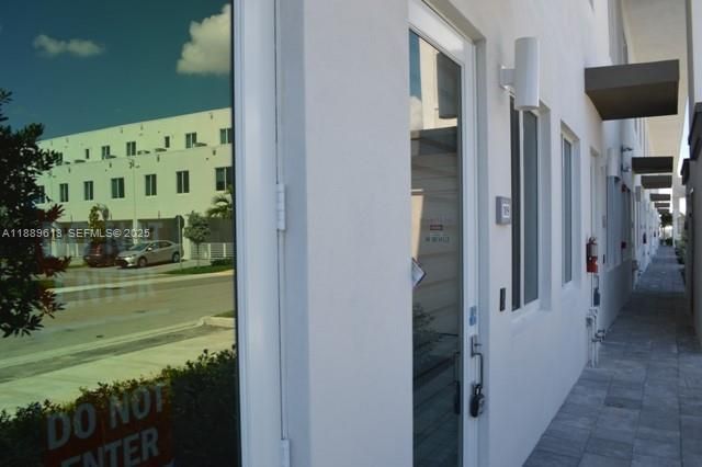 For Rent: $3,300 (3 beds, 2 baths, 1480 Square Feet)