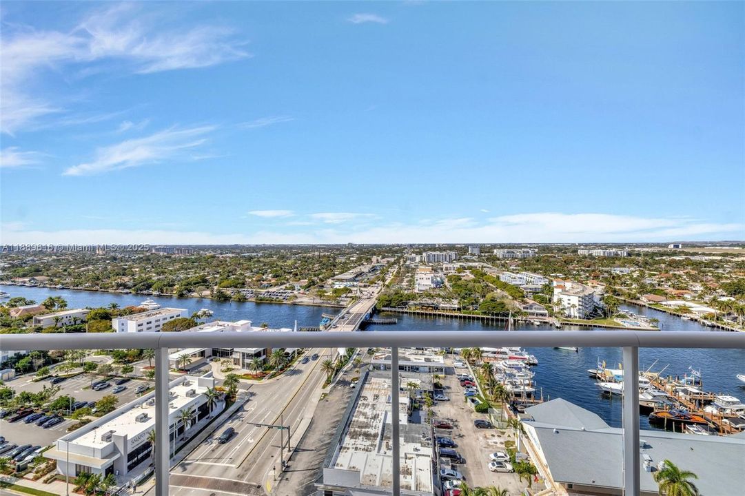 На продажу: $1,395,000 (2 спален, 2 ванн, 1463 Квадратных фут)