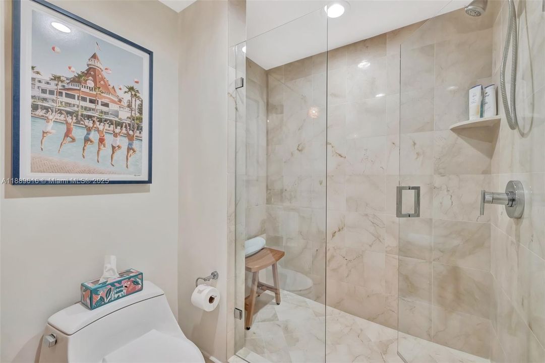 На продажу: $1,395,000 (2 спален, 2 ванн, 1463 Квадратных фут)