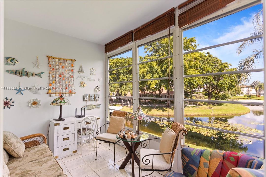 For Sale: $79,900 (1 beds, 1 baths, 684 Square Feet)