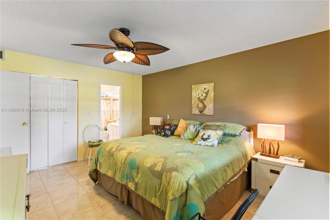 For Sale: $79,900 (1 beds, 1 baths, 684 Square Feet)