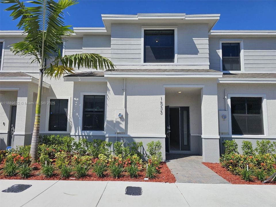 Active With Contract: $2,500 (3 beds, 3 baths, 0 Square Feet)