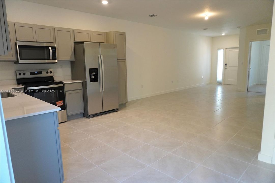 Active With Contract: $2,500 (3 beds, 3 baths, 0 Square Feet)