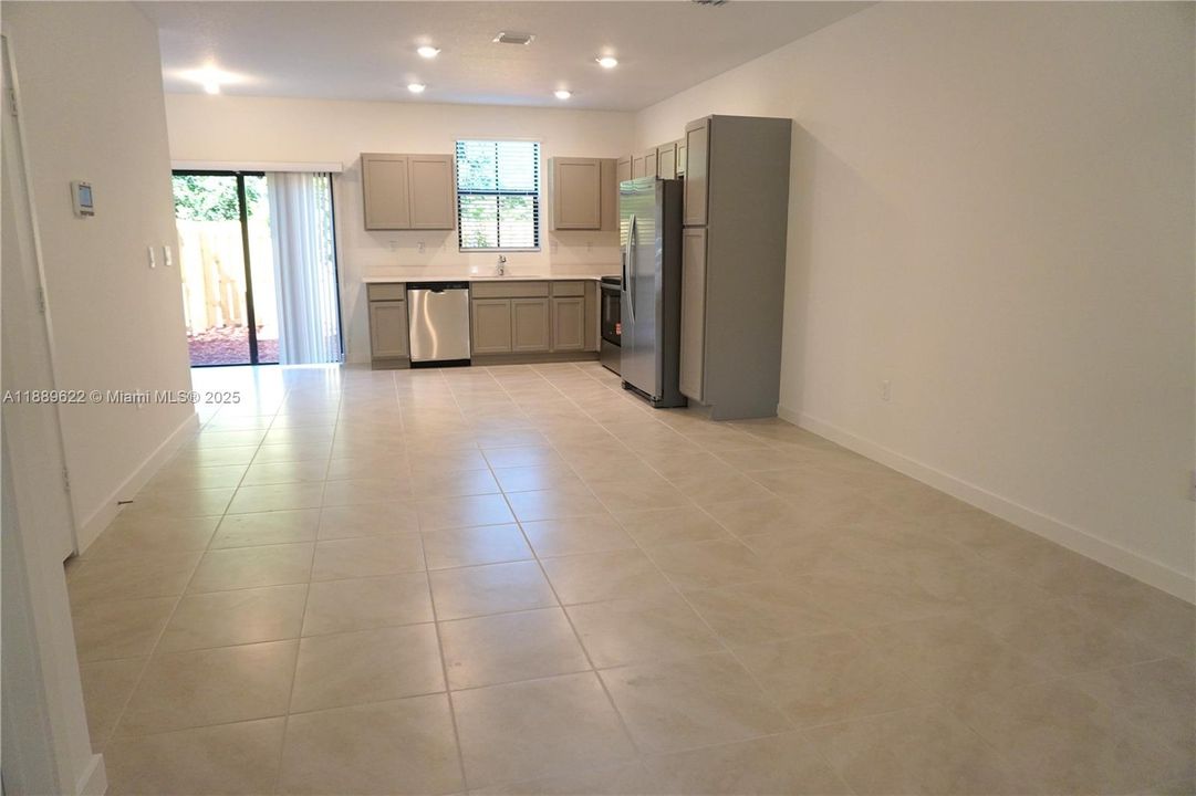 Active With Contract: $2,500 (3 beds, 3 baths, 0 Square Feet)