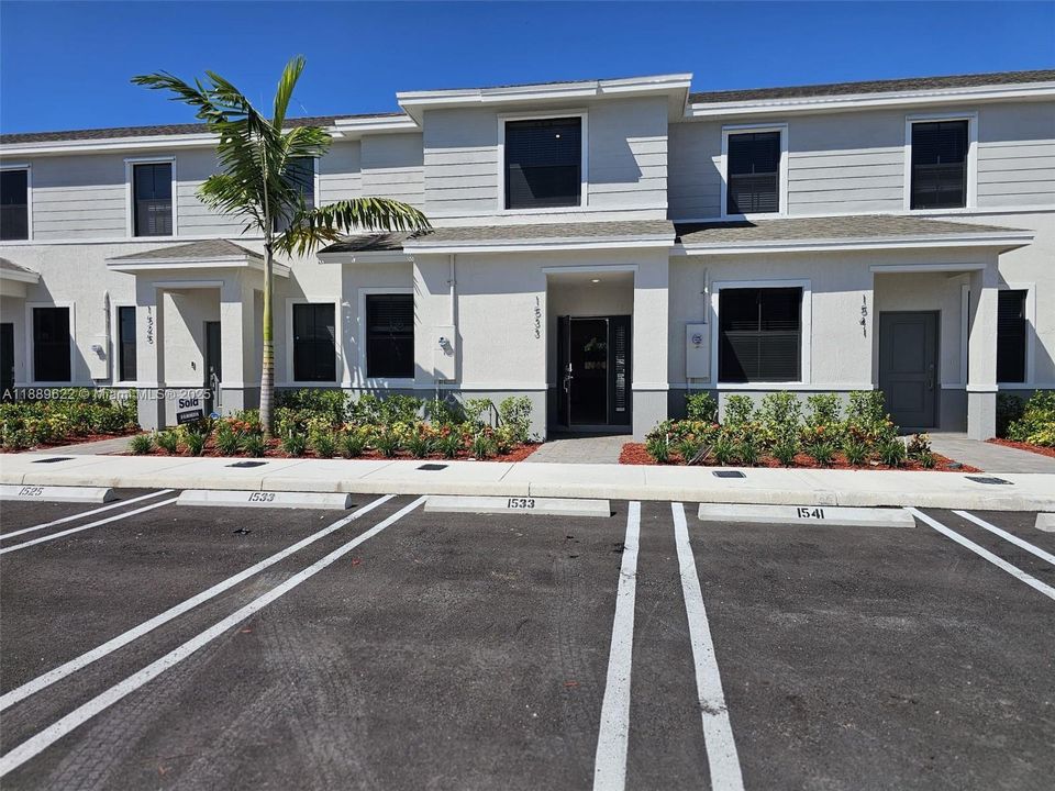 Active With Contract: $2,500 (3 beds, 3 baths, 0 Square Feet)