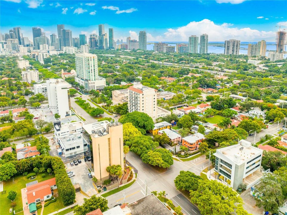 最近租的: $2,500 (1 贝兹, 1 浴室, 692 平方英尺)